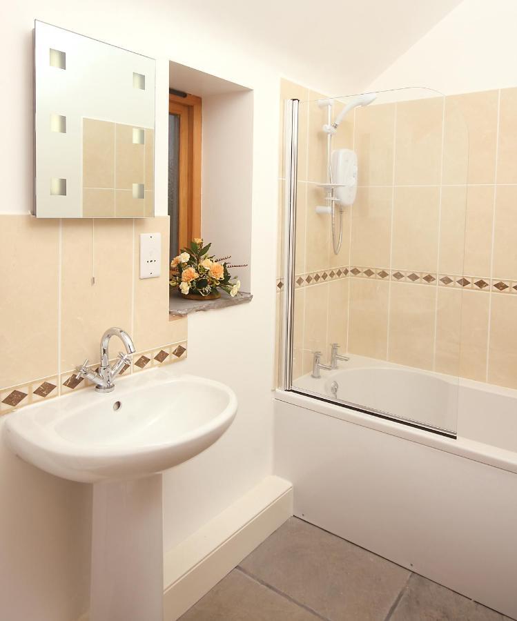 แพร์ ทรี คอทเทจส์ Villa Wedmore ภายนอก รูปภาพ