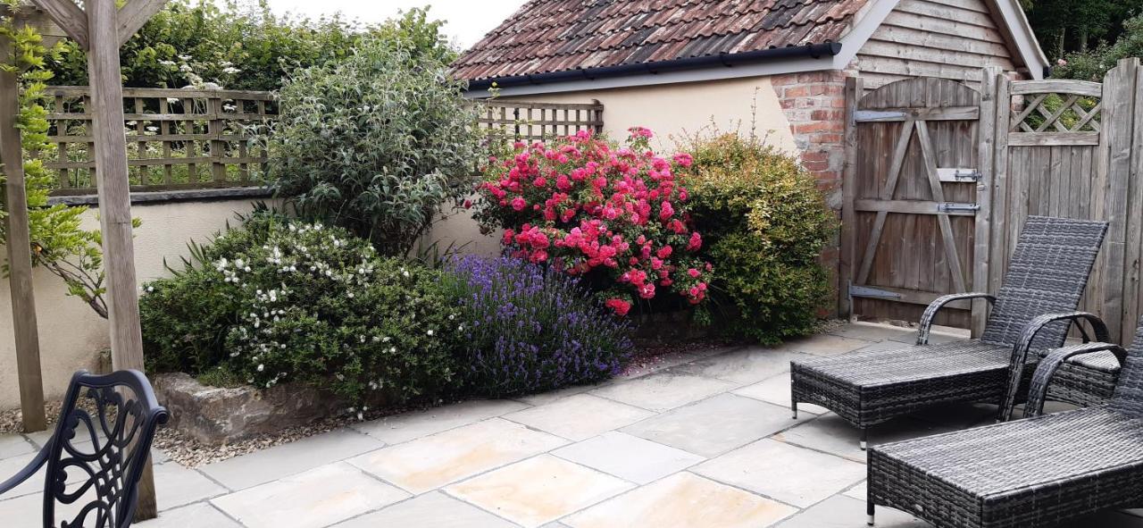 แพร์ ทรี คอทเทจส์ Villa Wedmore ภายนอก รูปภาพ