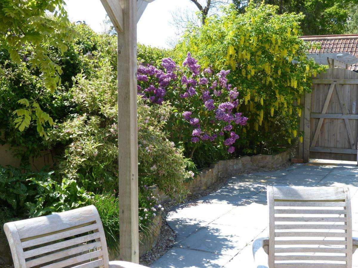 แพร์ ทรี คอทเทจส์ Villa Wedmore ภายนอก รูปภาพ